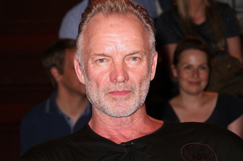 Στινγκ: Μάθαμε τον τρόπο που βγάζει 5.000 δολάρια την ημέρα χωρίς να κουνήσει το δαχτυλάκι του!