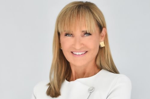 Πώς θα φορέσεις ένα δερμάτινο παντελόνι σε βραδινή έξοδο; Η Μάρα Ζαχαρέα προτείνει