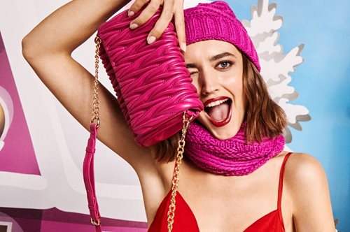 Underneath the Xmas tree | Η νέα συλλογή Carpisa μας βάζει στο πνεύμα των Χριστουγέννων