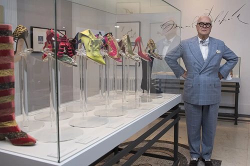 O Manolo Blahnik τώρα δικαιώνεται
