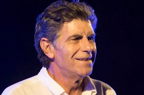 Γιάννης Μπέζος: 