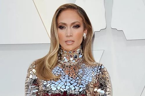 3 hairstyling tips από τον κομμωτή της JLo που 