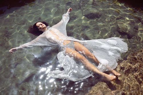 Μια ιστορία αγάπης: Τα αυθεντικά Jelly Shoes με την υπογραφή Ancient Greek Sandals