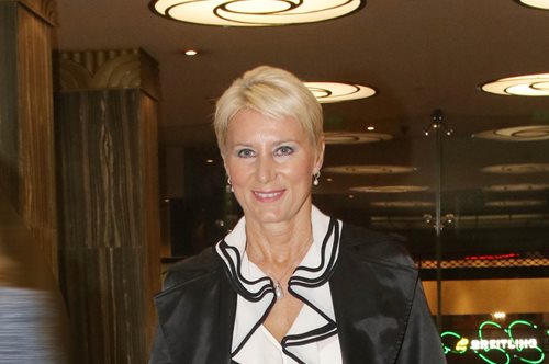 Νατάσα Παζαϊτη: Στο Λυκαβηττό σε μια σπάνια βραδινή εμφάνιση