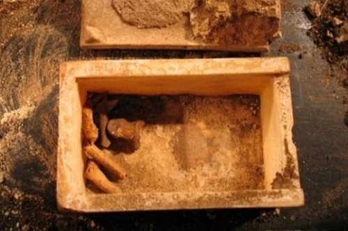 Τα λείψανα του Άγιου Βαλεντίνου βρίσκονται στη Μυτιλήνη!