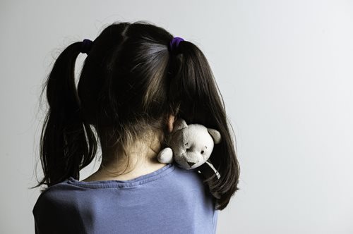 Υπάλληλος παιδικού σταθμού κατηγορείτα για 1.623 αδικήματα σεξουαλικής κακοποίησης σε παιδιά