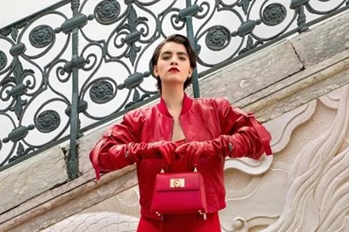 Trend Talk powered by Answear: Πώς να ενσωματώσεις το κόκκινο, το απόλυτο χρώμα της σεζόν, στην γκαρνταρόμπα σου