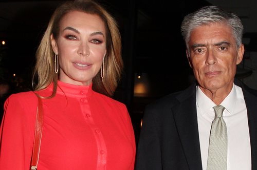 Τατιάνα Στεφανίδου- Νίκος Ευαγγελάτος: Σπάνια εμφάνιση με τους γιους τους Λάμπη και Νικόλα στο γήπεδο