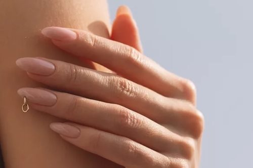 Nail Trends | Τα χρώματα που θα πρωταγωνιστήσουν στο μανικιούρ του φθινοπώρου και του χειμώνα