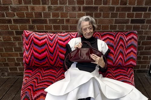 Η Μάγκι Σμιθ είναι το νέο Campaign girl της Loewe