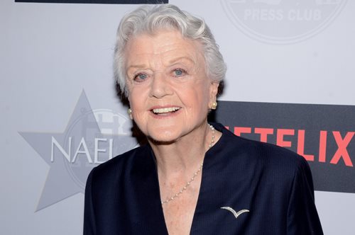 Όταν η Άντζελα Λάνσμπερι έσωσε την κόρη της από την αίρεση του Μάνσον