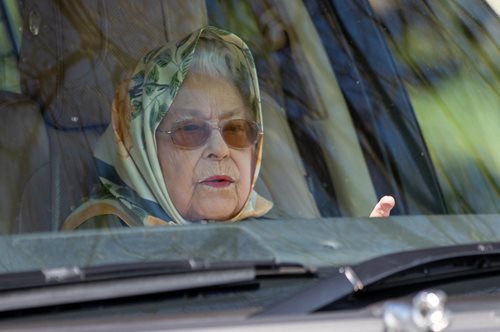 Όταν η βασίλισσα Ελισάβετ βοήθησε στον σχεδιασμό της νεκροφόρας που την μετέφερε