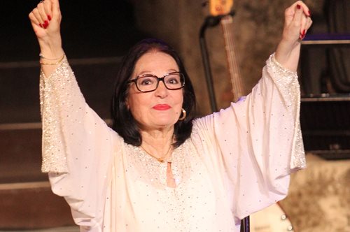 43 χρόνια πριν: Νάνα Μούσχουρη, Χούλιο Ιγκλέσιας και Δαλιδά