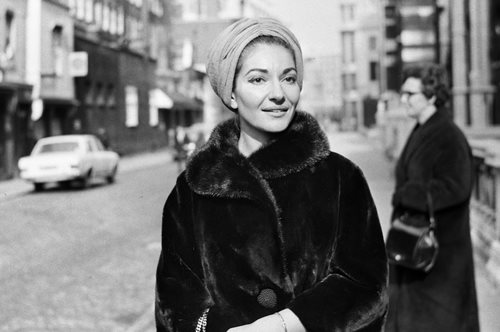 68 χρόνια πριν: Η Μαρία Κάλλας με τον Ιταλό σύζυγό της στην αγαπημένη της γειτονιά στο Μιλάνο