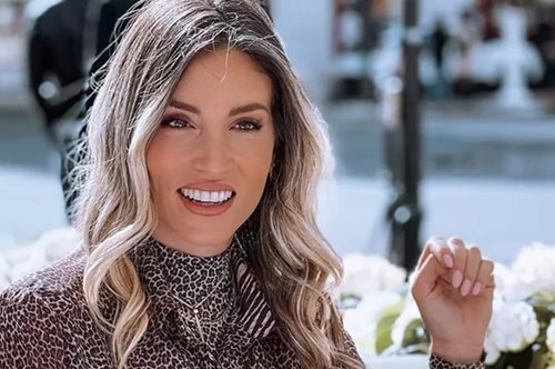 Η Αθηνά Οικονομάκου βρήκε το χτένισμα που 