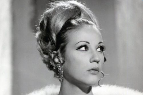 Ζωή Λάσκαρη: Σε δημοπρασία τα κοσμήματά της και τα προσωπικά της αντικείμενα