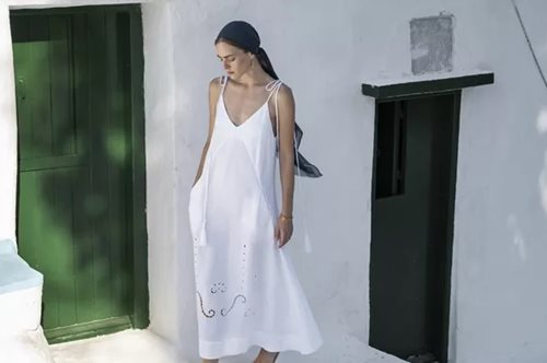 Η SS'23 συλλογή Ancient Kallos είναι ένα ταξίδι στη Μύκονο των 70s