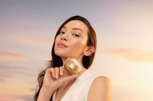 Η πολυτελής κρέμα επανόρθωσης που επαναφέρει τη νεότητα στην επιδερμίδα