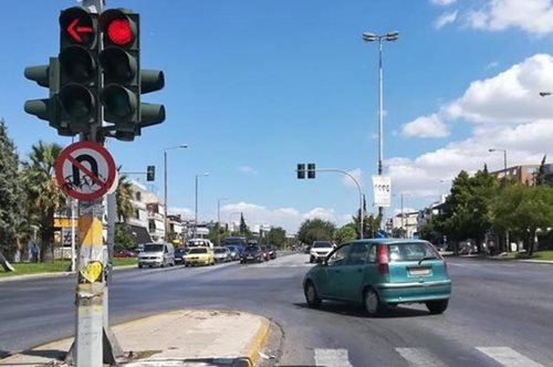 Περιφέρεια Αττικής: Η διάρκεια των φαναριών θα ρυθμίζεται από τη Google - Στρατηγική συμφωνία για τη ρύθμιση κυκλοφορίας