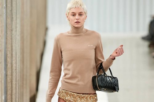 Έμα Κόριν: Με το εσώρουχο στο Φεστιβάλ Βενετίας