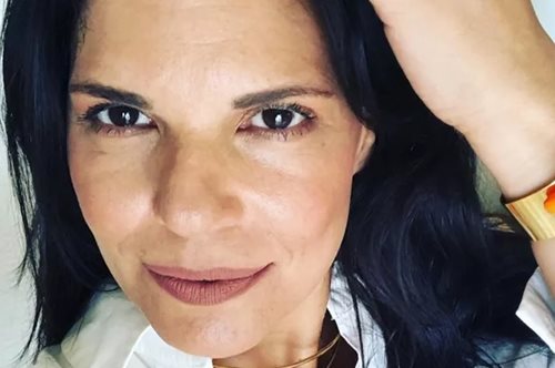 Μαρίνα Ασλάνογλου: Η στιγμή που ο σύζυγός της σώζει τα άλογά τους από τη φωτιά - 