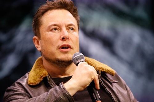 Έλον Μασκ: Αποκαλεί την τρανς κόρη του 