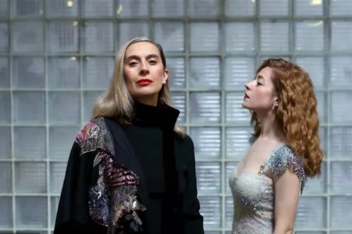 Η Βίκυ Βολιώτη ερμηνεύει Φασμπίντερ