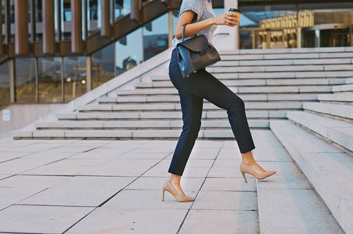 Τελικά, πειράζει αν φοράς κάθε μέρα τακούνια;