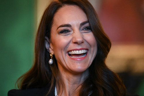 To Alexander McQueen σακάκι της Κέιτ Μίντλετον είναι ο ορισμός του σικ business ντυσίματος