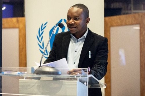 Η ιστορία του πρόσφυγα Ζυλιέν: Από τα παγκάκια της πλατείας Αμερικής, πρώτος στο πανεπιστήμιο και σήμερα επιχειρηματίας