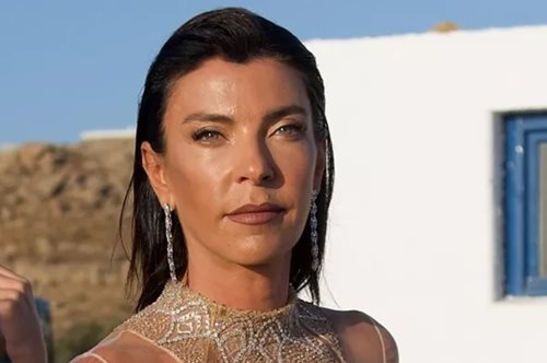 Τρία πανέμορφα πλάσματα: Η Μαρίνα Βερνίκου σε μία σπάνια εμφάνιση με τα παιδιά της