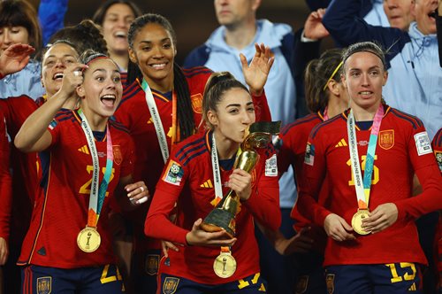 Παγκόσμιο Κύπελλο γυναικών: η μόνη σκόρερ του τελικού έμαθε αμέσως μετά πως ο πατέρας της πέθανε