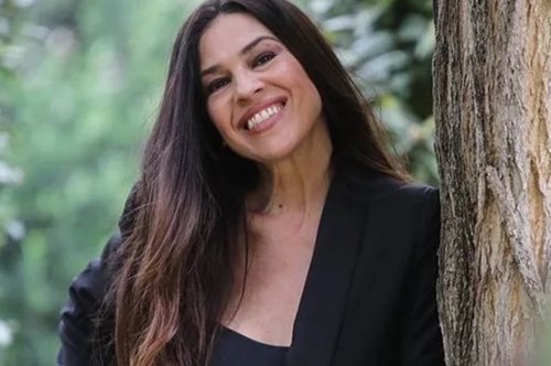 Η Ναταλία Δραγούμη μάς δείχνει τα πρωτότυπα αξεσουάρ που έβαλε κάτω από το δέντρο της