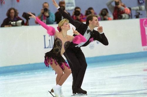 Ουάσιγκτον: Αγωνία για τους Ρώσους πρωταθλητές του καλλιτεχνικού πατινάζ που επέβαιναν στο αεροπλάνο που συνετρίβη