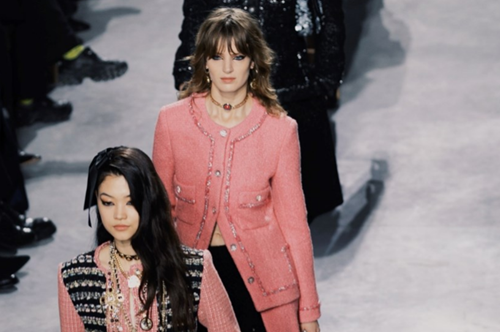 Chanel: Ο οίκος θα παρουσιάσει την 2022/23 Métiers d’Art συλλογή του στο Ντακάρ της Σενεγάλης