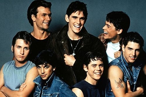 The Outsiders: Ματ Ντίλον, Τομ Κρουζ, Ρομπ Λόου, Εμίλιο Έστεβεζ, Τόμας Χάουελ, Πάτρικ Σουέιζι για πρώτη φορά μαζί