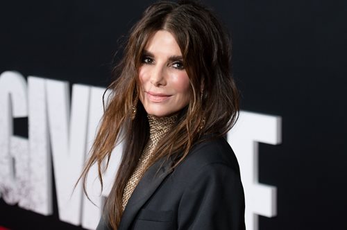 Σάντρα Μπούλοκ: θα ταξιδέψει στις Μπαχάμες για να σκορπίσει τις στάχτες του Ράνταλ