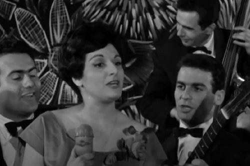 Μπεάτα Ασημακοπούλου: Το midi λευκό νυφικό σε γραμμή Dior που εντυπωσίασε τους πάντες στον γάμο της με τον Ορέστη Λάσκο