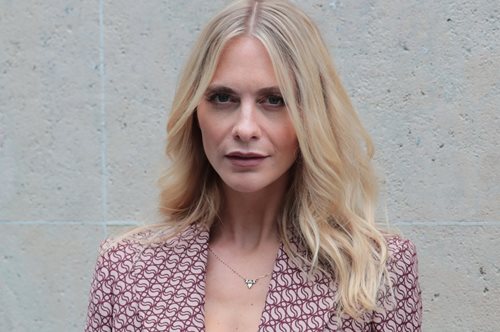 Πόπι Ντελεβίν: Η 37χρονη σύντροφος του Κωνσταντίνου Γλύξμπουρκ έχει μια διάσημη αδερφή