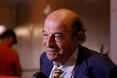 Έφυγε ξαφνικά από την ζωή ο σκηνοθέτης Μανούσος Μανουσάκης