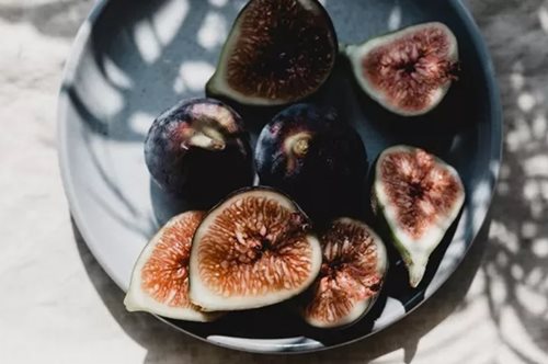 Τι τρώνε οι διατροφολόγοι το καλοκαίρι; Πάρε ιδέες από 10 ειδικούς