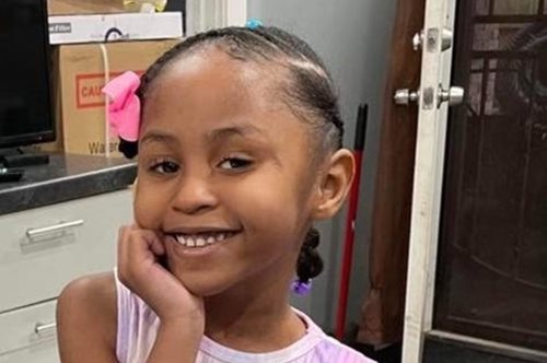 Παππούδες χτύπησαν μέχρι θανάτου την 5χρονη εγγονή τους επειδή...λερώθηκε