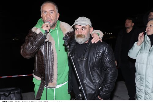 Ο Γιώργος Μαζωνάκης μαγείρεψε για τους άστεγους του Πειραιά