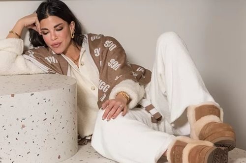 Η Δάφνη Καραβοκύρη φορά τα αγαπημένα της outfits από την UGG και αποκαλύπτει το styling tip που ακολουθεί πιστά