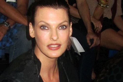 Λίντα Εβανγκελίστα: Η πρώτη της καμπάνια μετά την αισθητική επέμβαση που την παραμόρφωσε