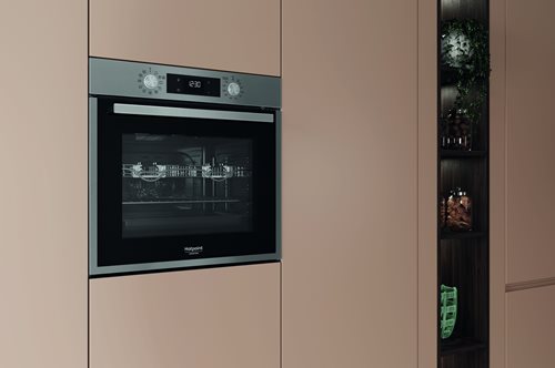 Ένα καλοκαιρινό dinner στο σπίτι και οι οικιακές συσκευές της Hotpoint έκαναν τα πάντα πιο απλά