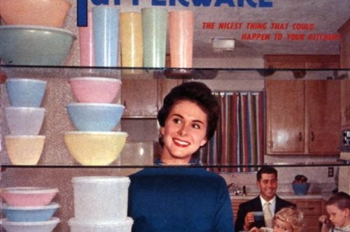 Taperware: Που χάθηκαν οι παιδικές μας αναμνήσεις;