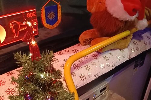 Θεσσαλονίκη: Το Χριστουγεννιάτικο ΚΤΕΛ που κάνει θραύση στο Tik Tok