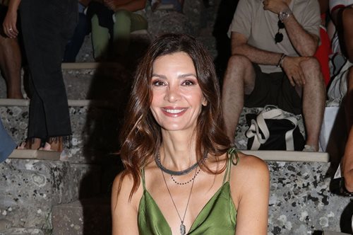 Η sparkly mini φούστα της Κατερίνας Λέχου είναι το απόλυτο day to night κομμάτι της σεζόν