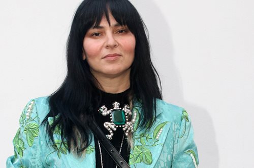 Το Oysho μαγιό της Ζενεβιέβ Μαζαρί είναι η πιο hot τάση του καλοκαιριού - Ολόσωμο με cut-outs